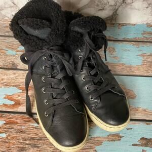 UGG Black Leather CROFT Boots Size 8 Sherpa Lined High Top Sneaker Style